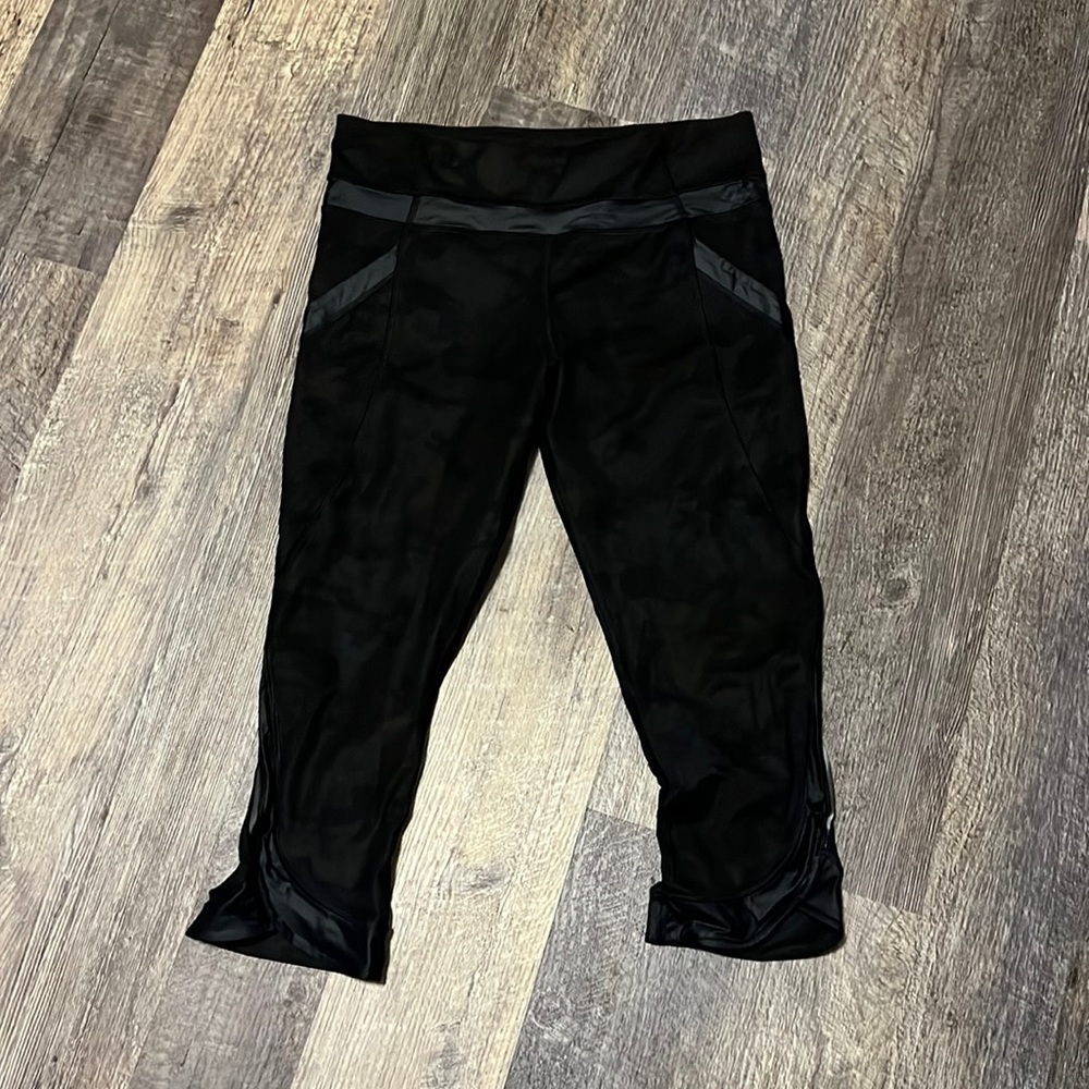 Camo lululemon crop legging